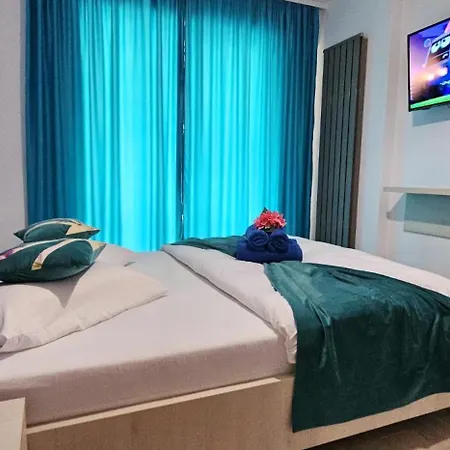 Azizi - Pool & Prima Linie Apartment
